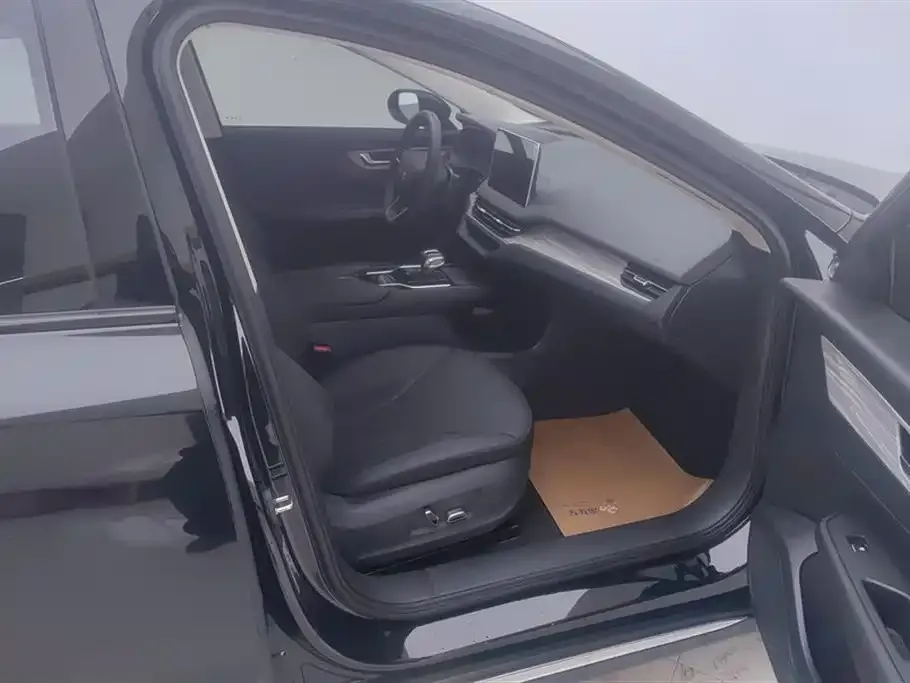Hongqi E-QM5 2024 из CN, фото 5