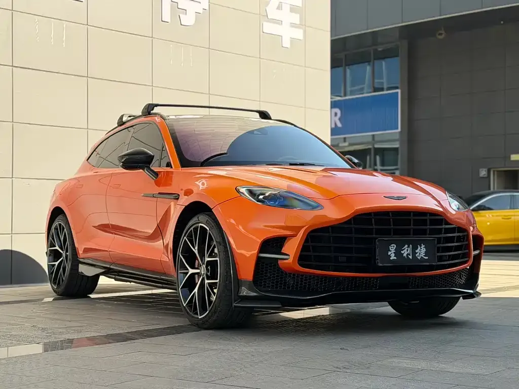 Aston Martin DBX — фото 3