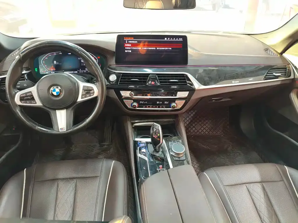 BMW 5 Series — фото 10