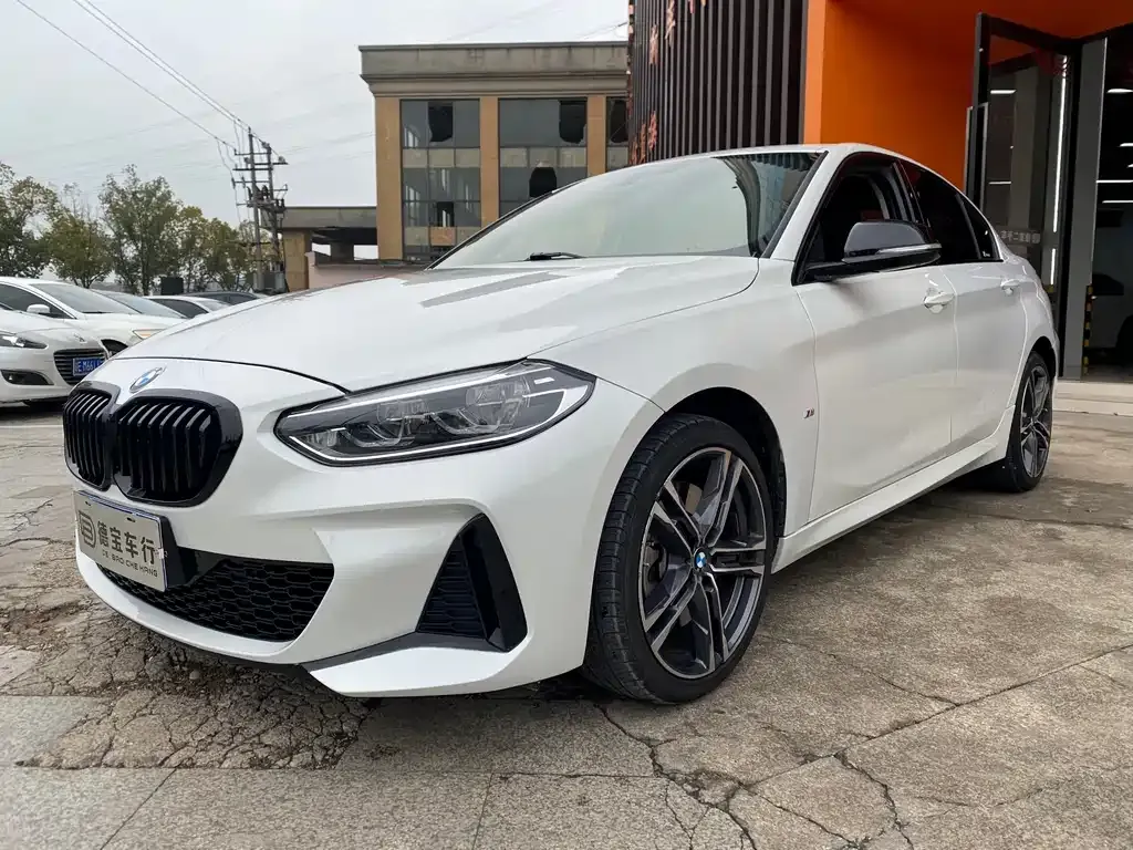BMW 1 Series — фото 1