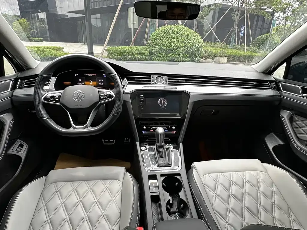 Volkswagen Magotan 2023 из CN, фото 6