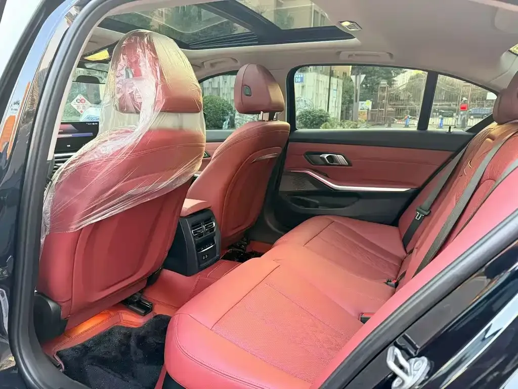BMW 3 Series 2023 из CN, фото 2