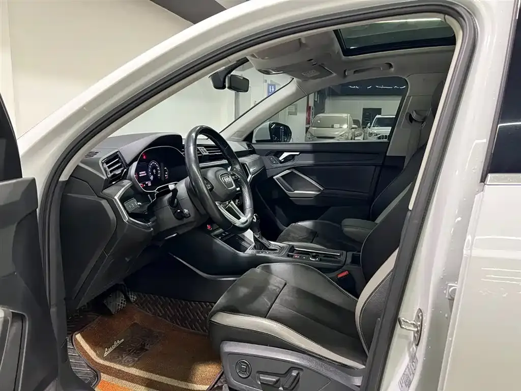 Audi Q3 2021 из CN, фото 6