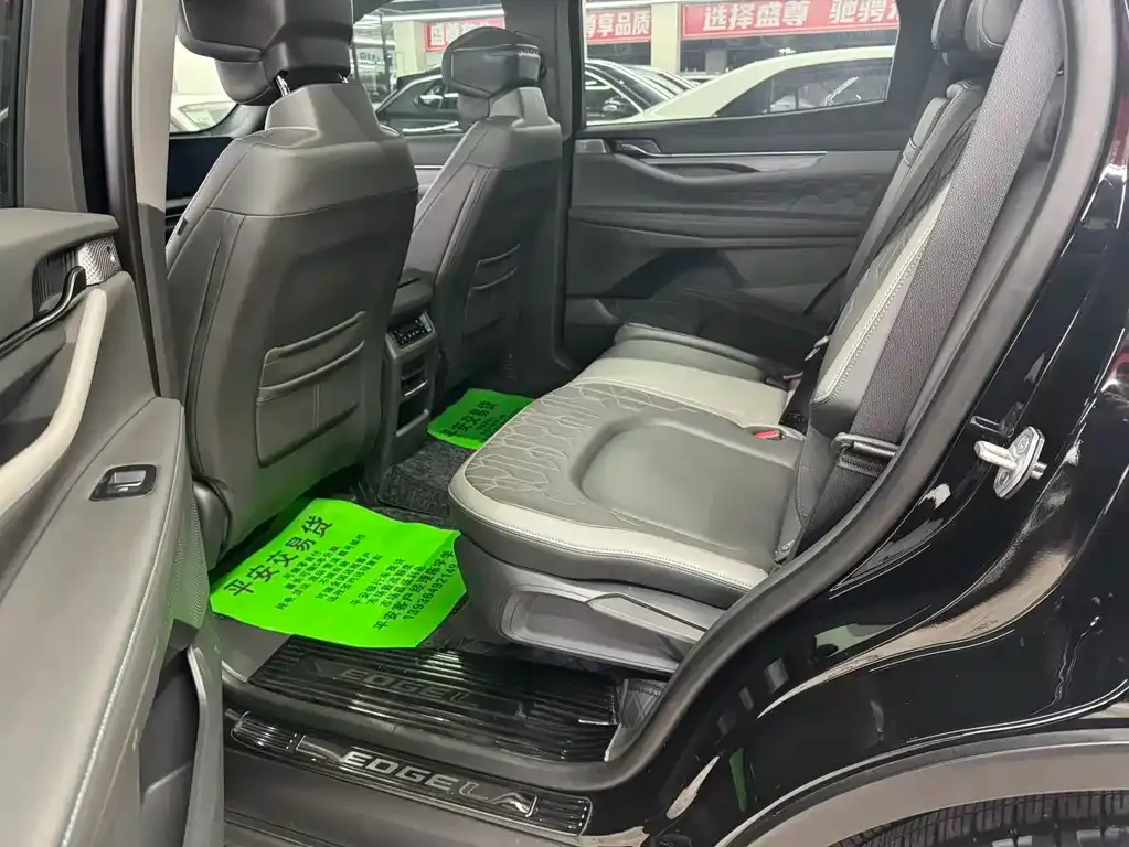 Ford Edge 2023 из CN, фото 4
