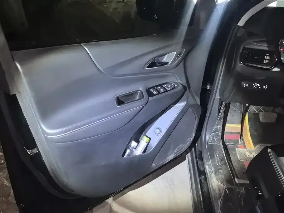 Chevrolet Equinox 2022 из CN, фото 2