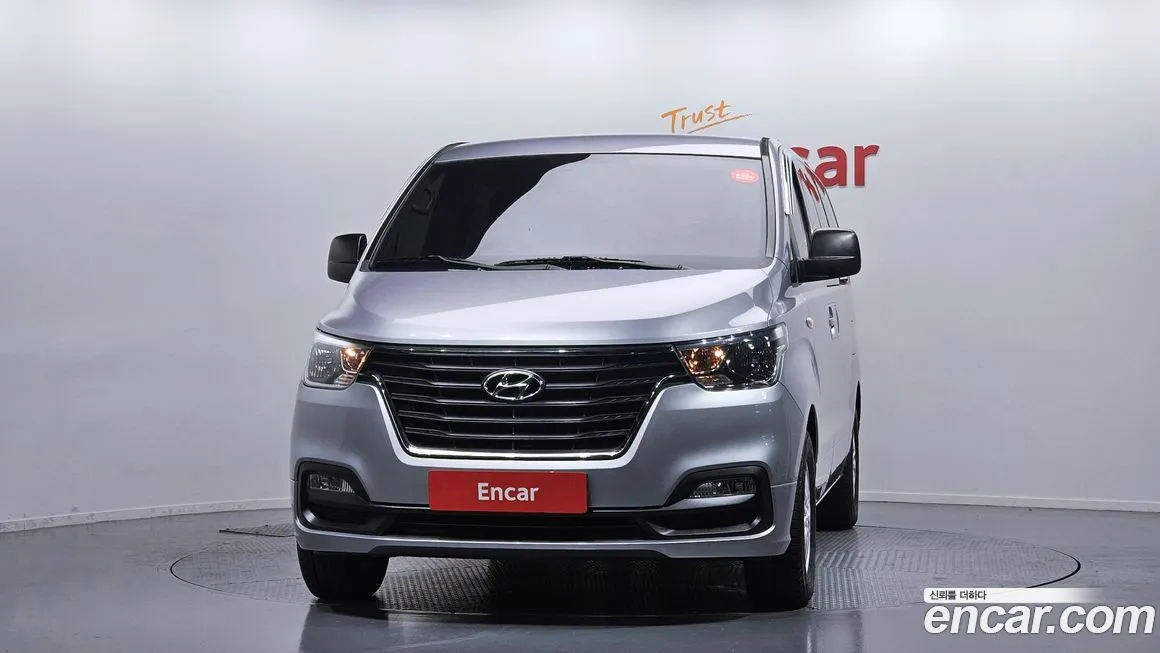Hyundai Starex — фото 6
