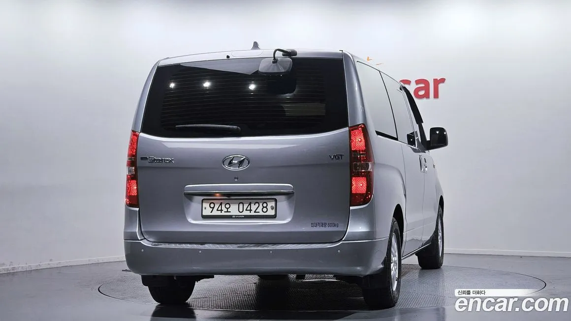Hyundai Starex — фото 3