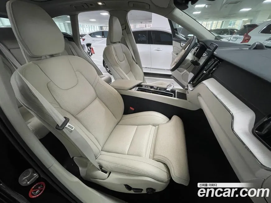 Volvo XC60 2026 из KR, фото 6