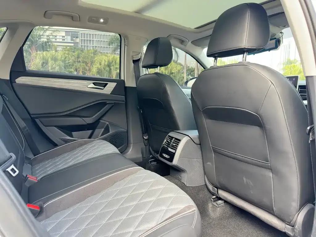 Volkswagen Sagitar 2023 из CN, фото 4