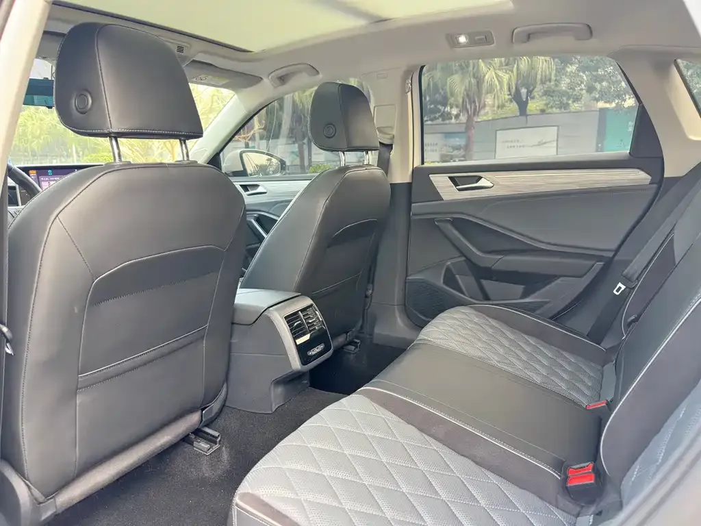 Volkswagen Sagitar 2023 из CN, фото 3