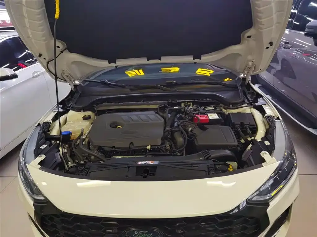 Ford Focus 2022 из CN, фото 5