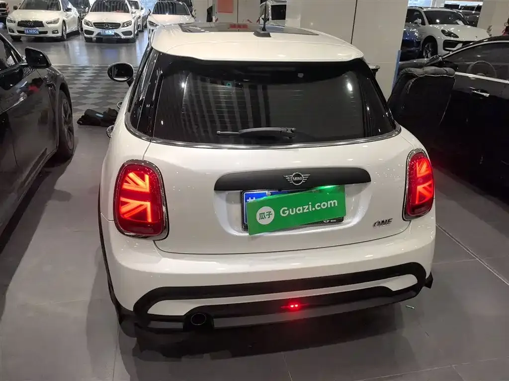 MINI Cooper (3-door) 2024 из CN, фото 4