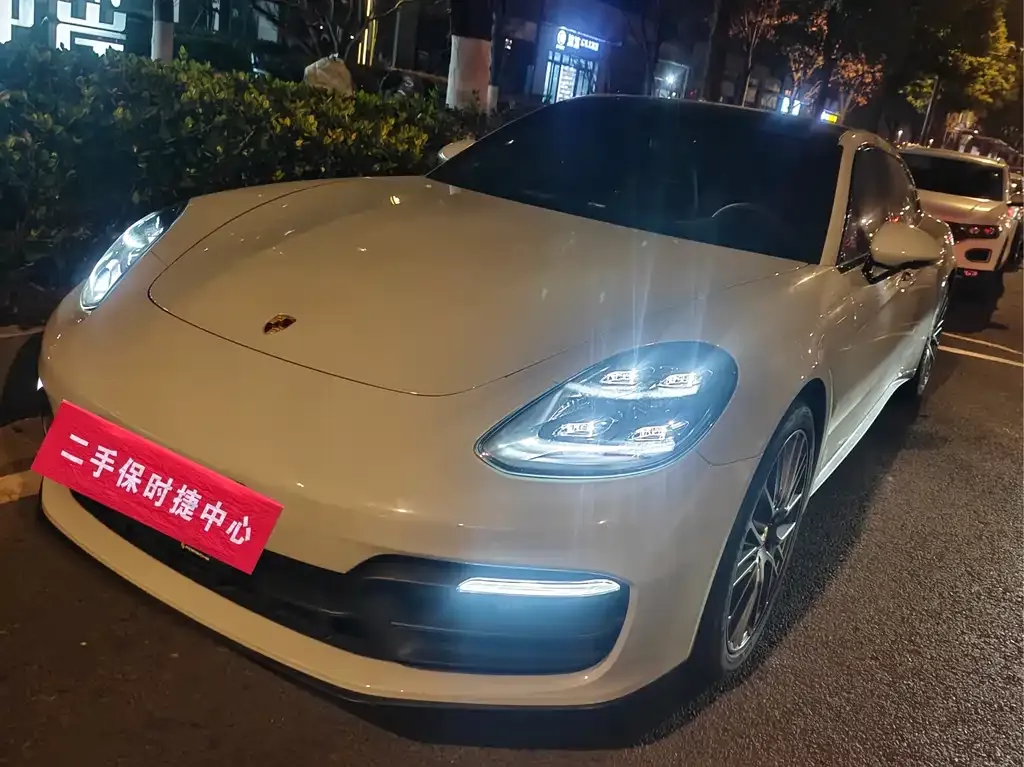 Porsche Panamera — фото 1