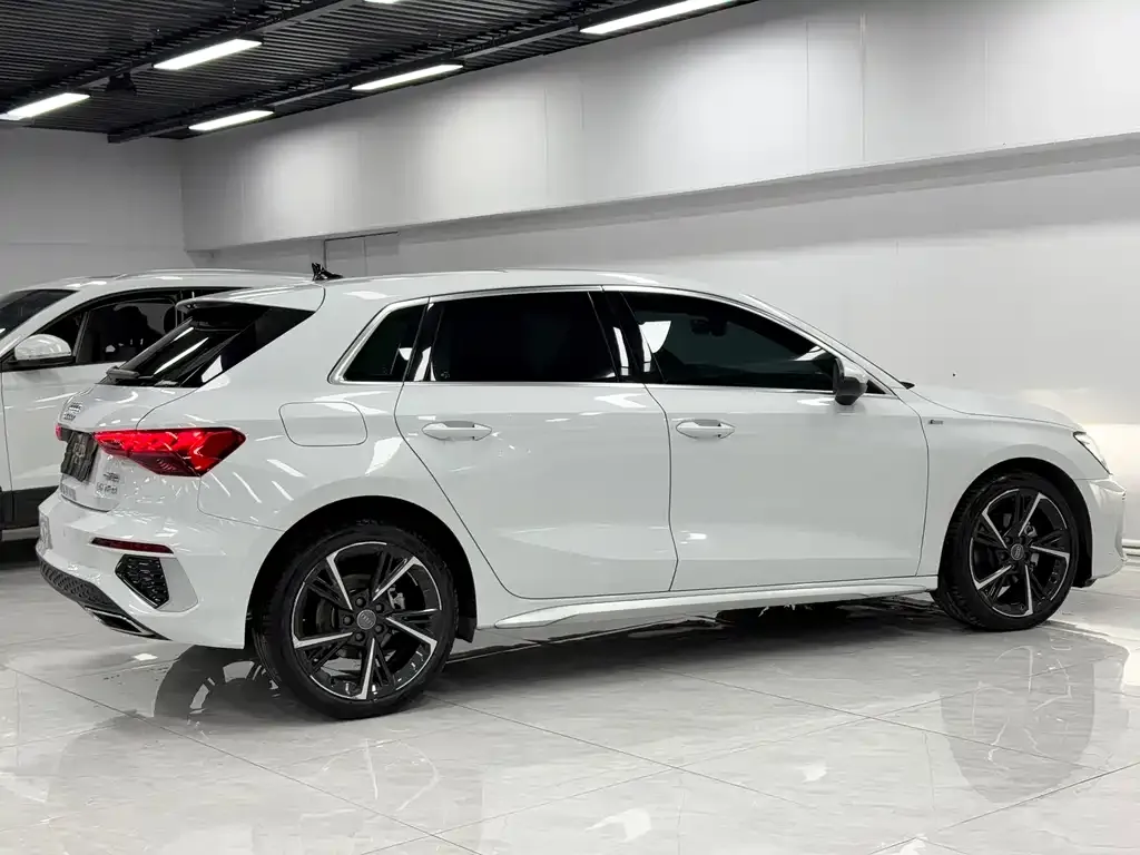 Audi A3 2022 из CN, фото 2