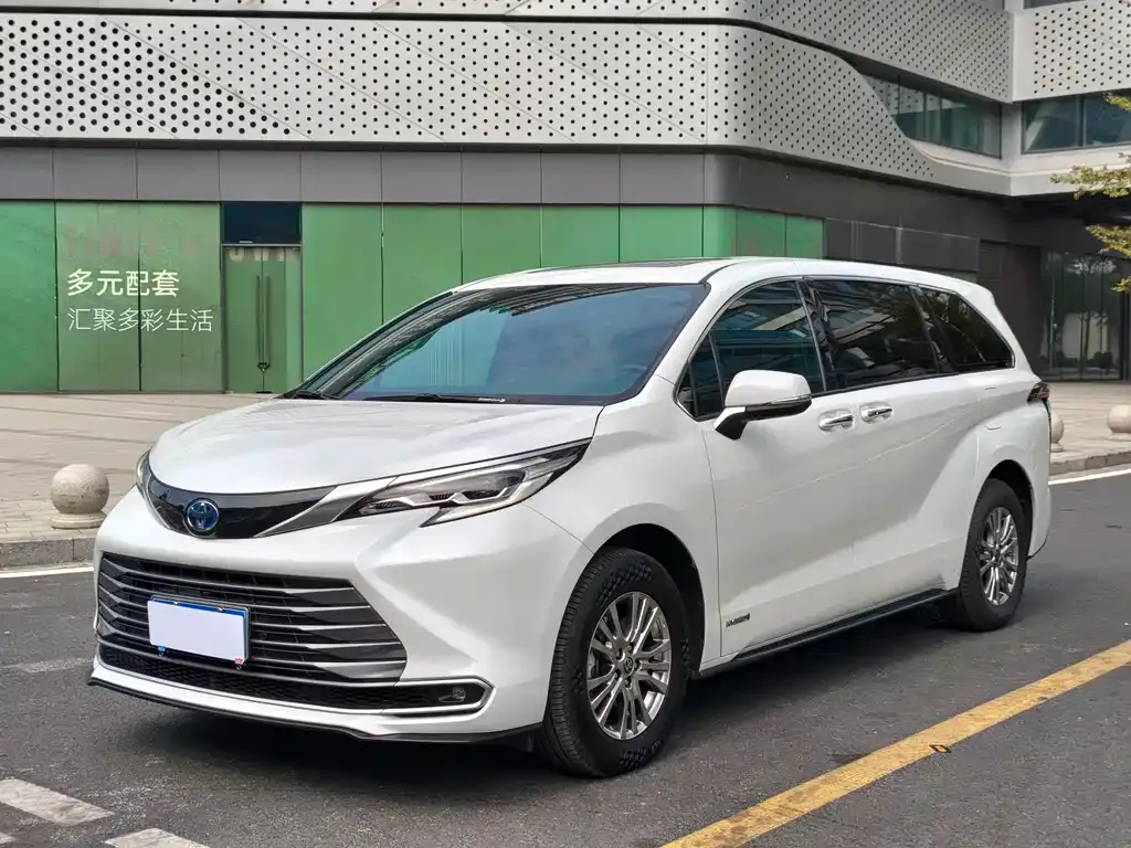 Toyota Sienna 2022 из CN, фото 1