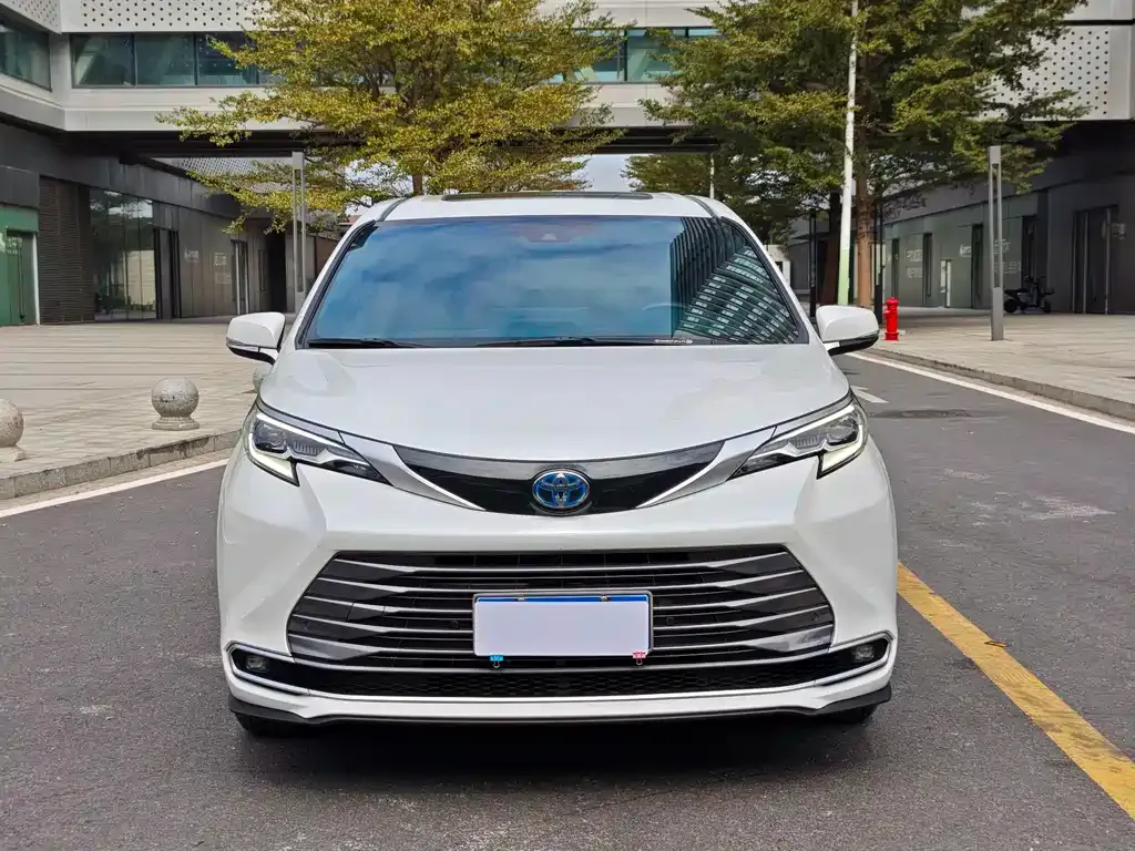 Toyota Sienna 2022 из CN, фото 6