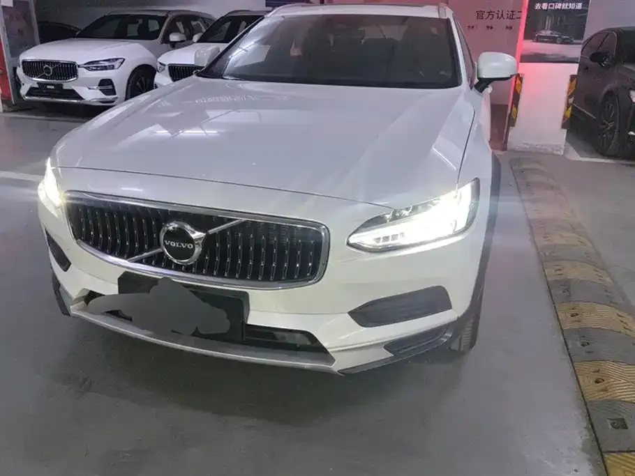 Volvo V90 2025 из CN, фото 1