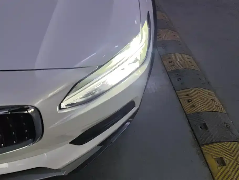 Volvo V90 2025 из CN, фото 4