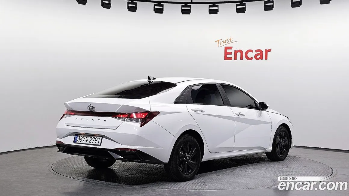 Hyundai AVANTE — фото 4