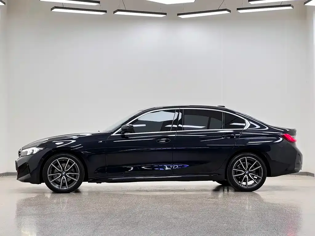 BMW 3 Series 2023 из CN, фото 2
