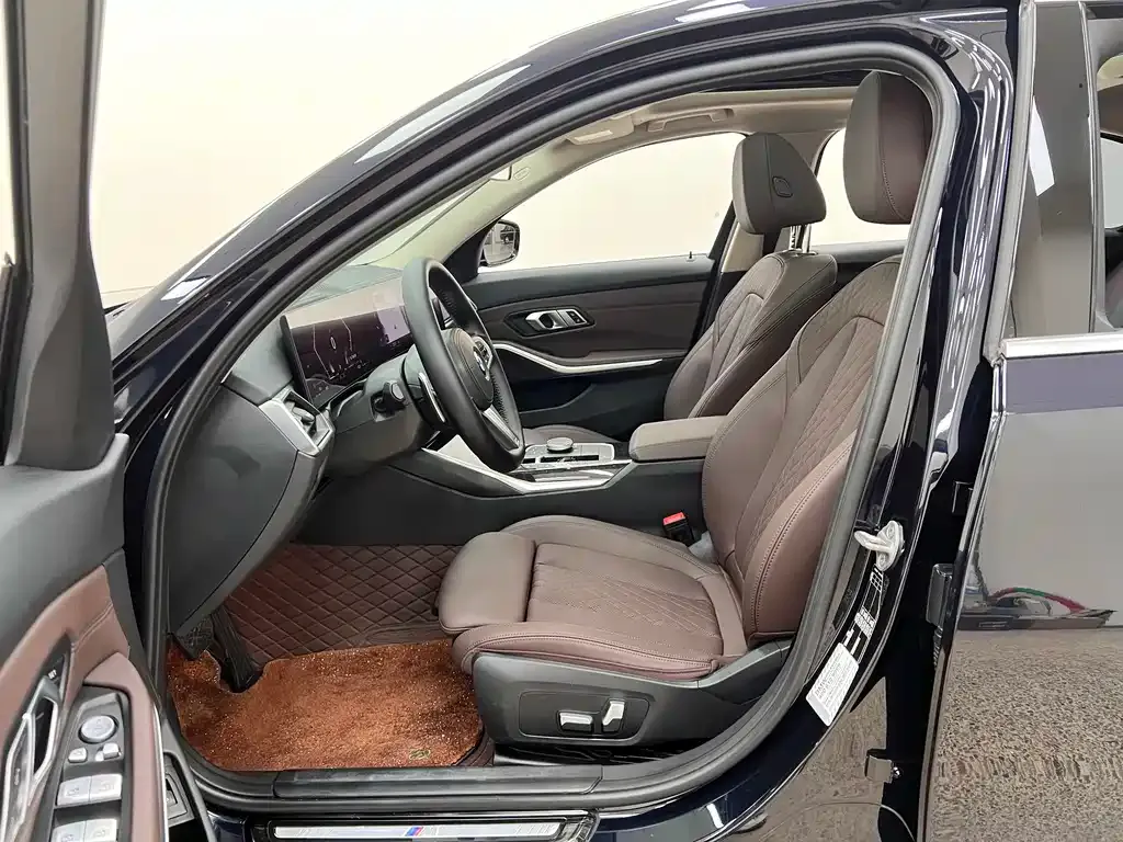 BMW 3 Series 2023 из CN, фото 7