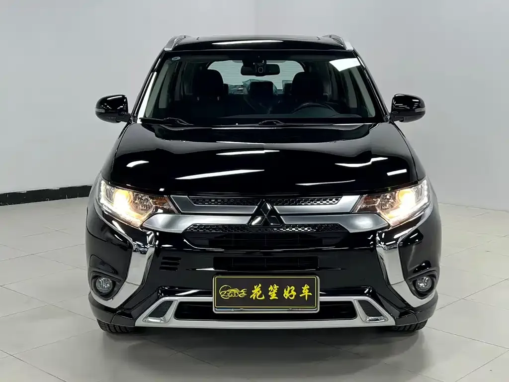 Mitsubishi Outlander 2023 из CN, фото 6