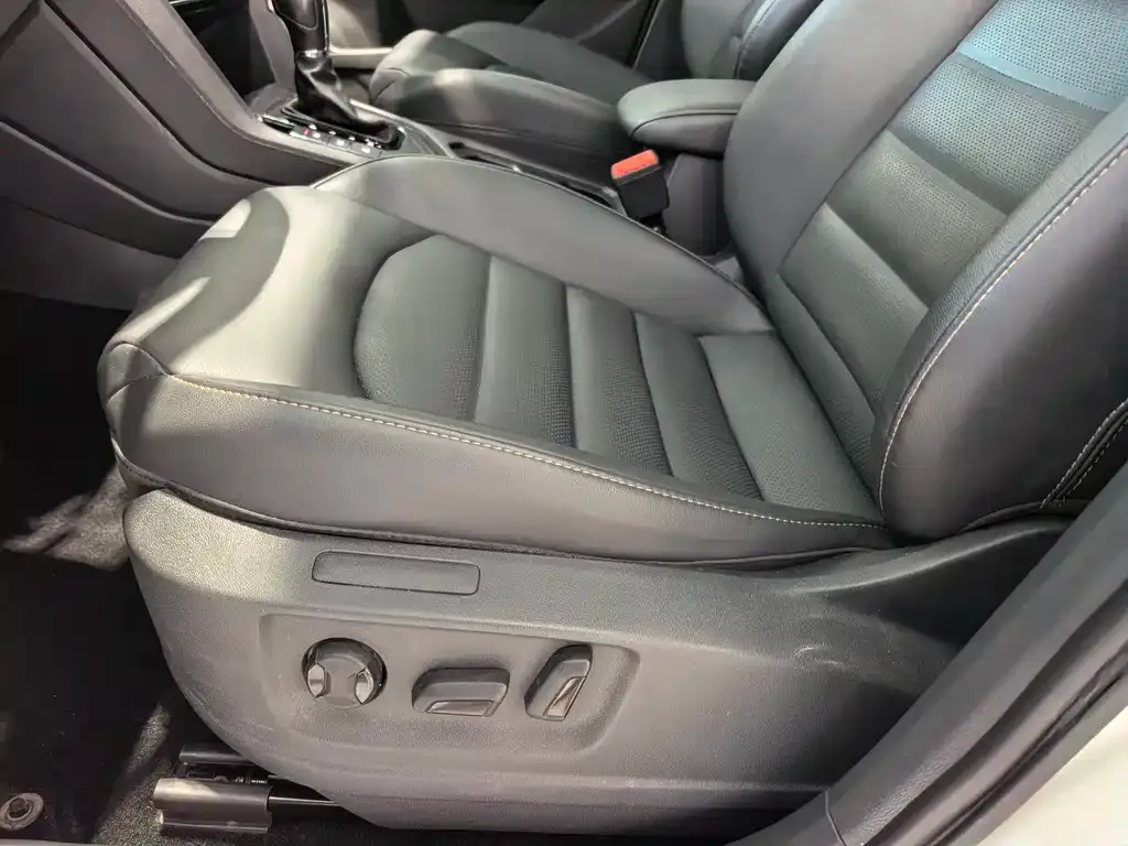 Volkswagen Tharu 2022 из CN, фото 10