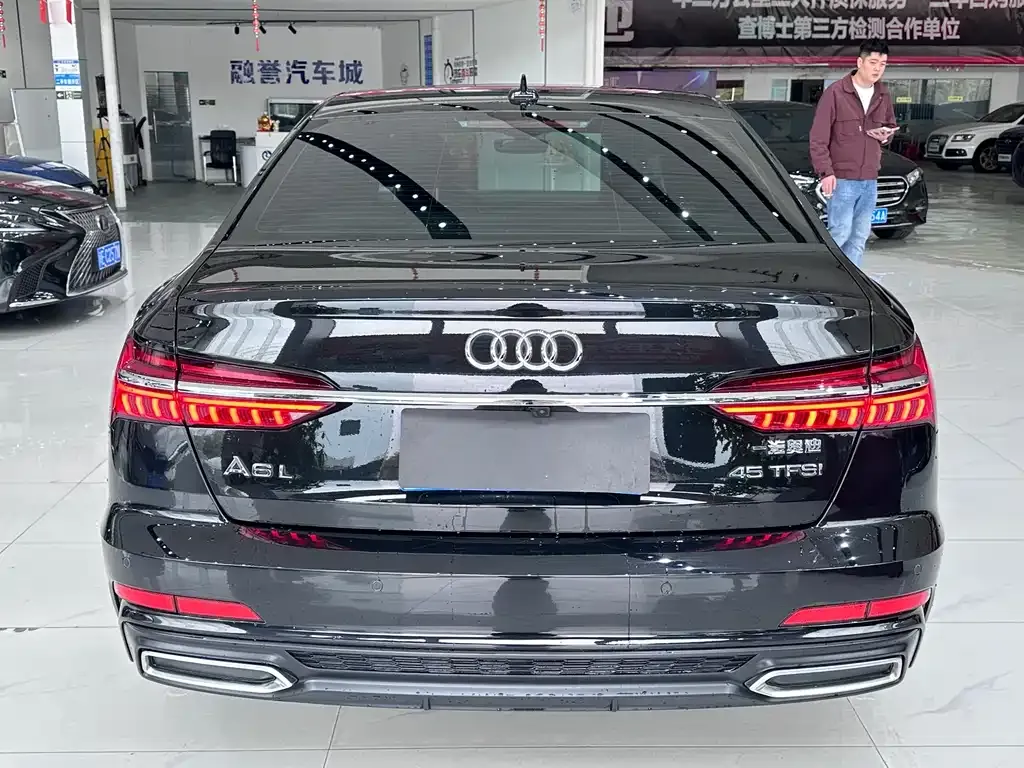 Audi A6L — фото 2