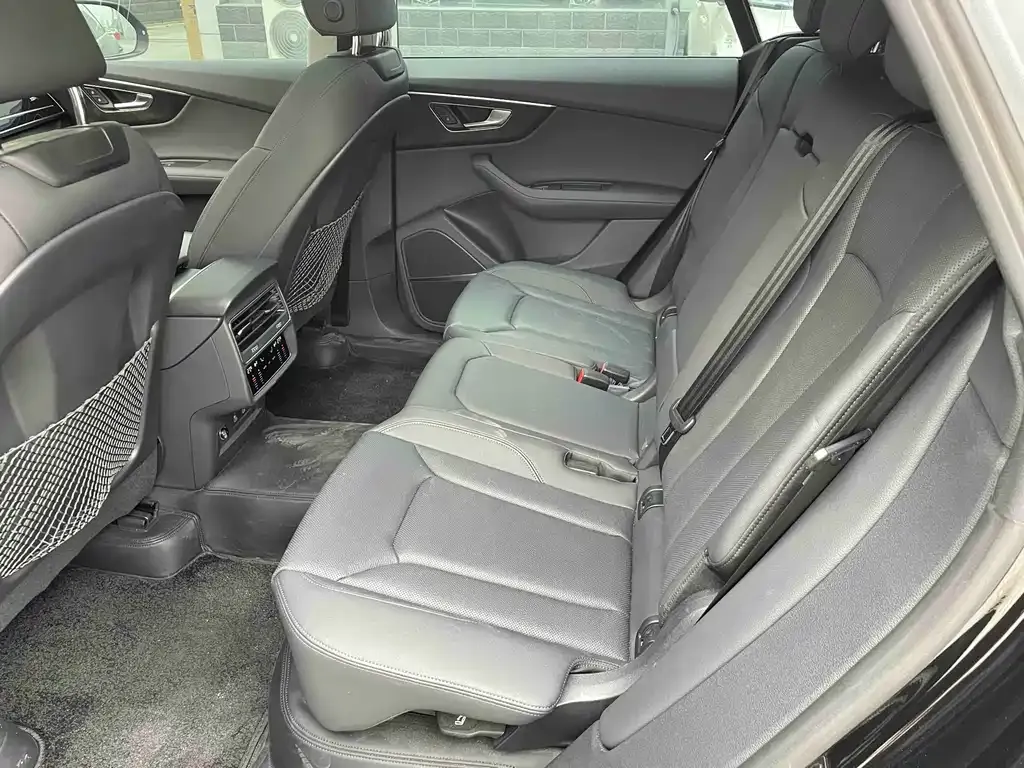 Audi Q8 2025 из CN, фото 9