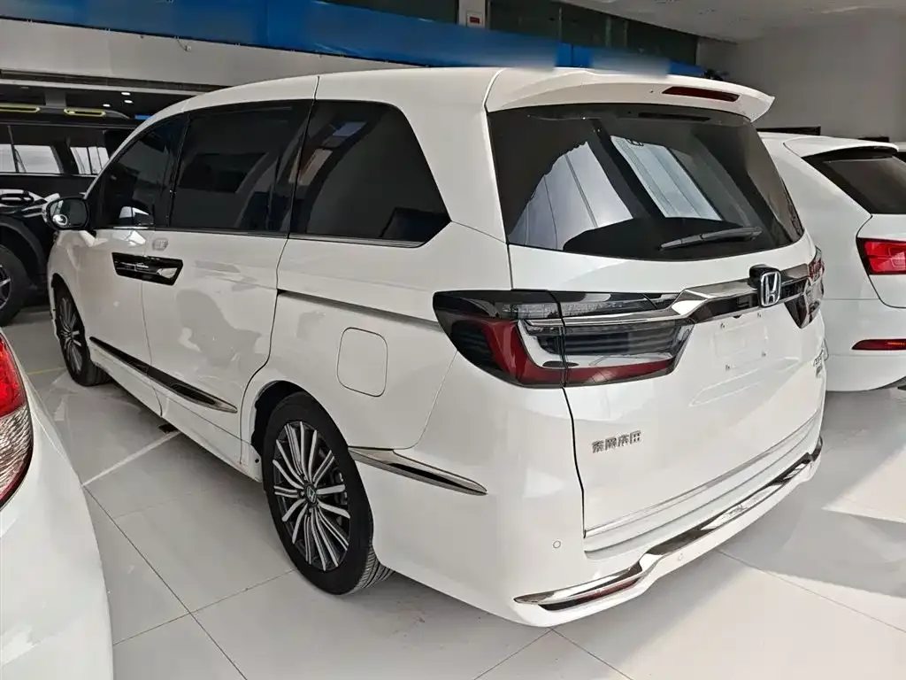 Honda Elysion 2022 из CN, фото 7