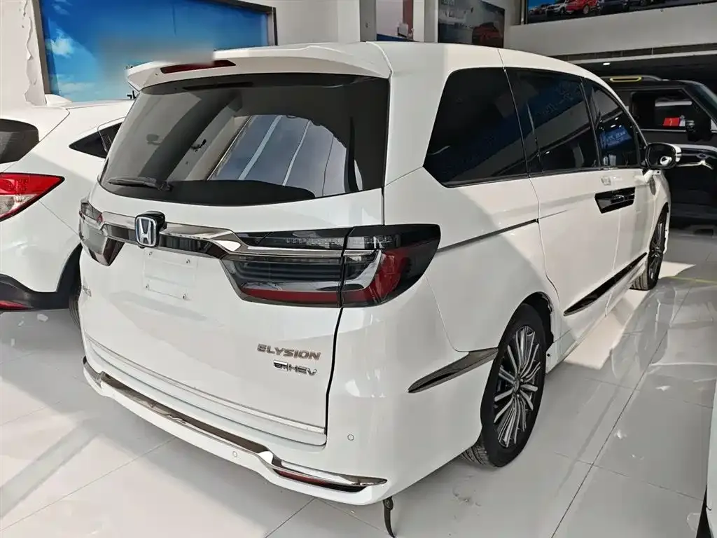 Honda Elysion 2022 из CN, фото 8