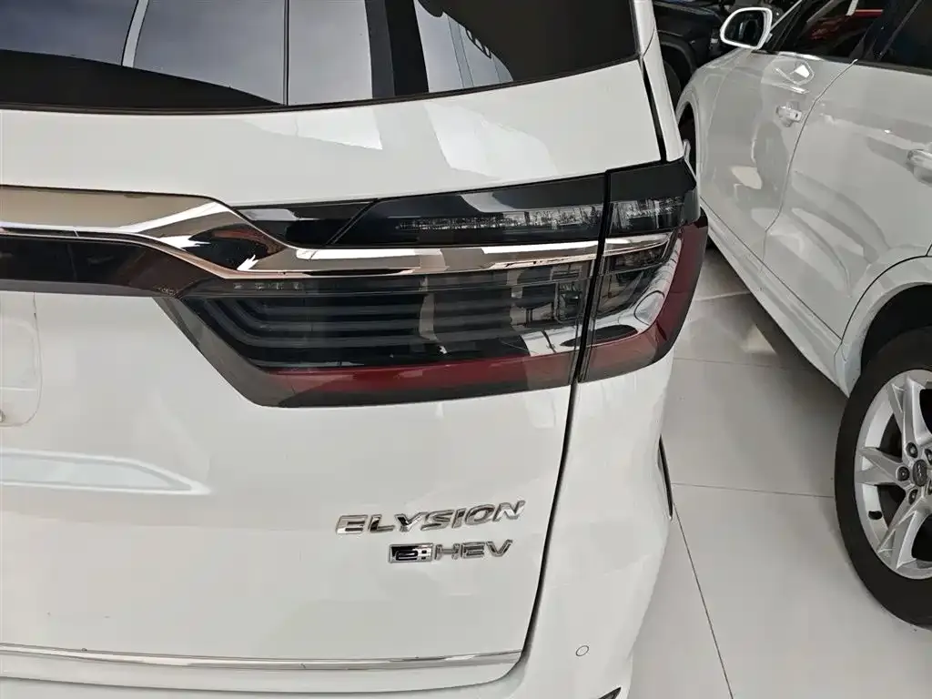 Honda Elysion 2022 из CN, фото 10