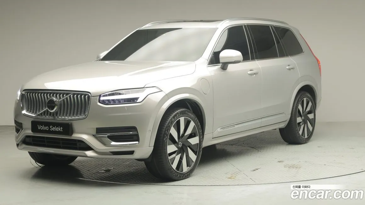 Volvo XC90 — фото 1