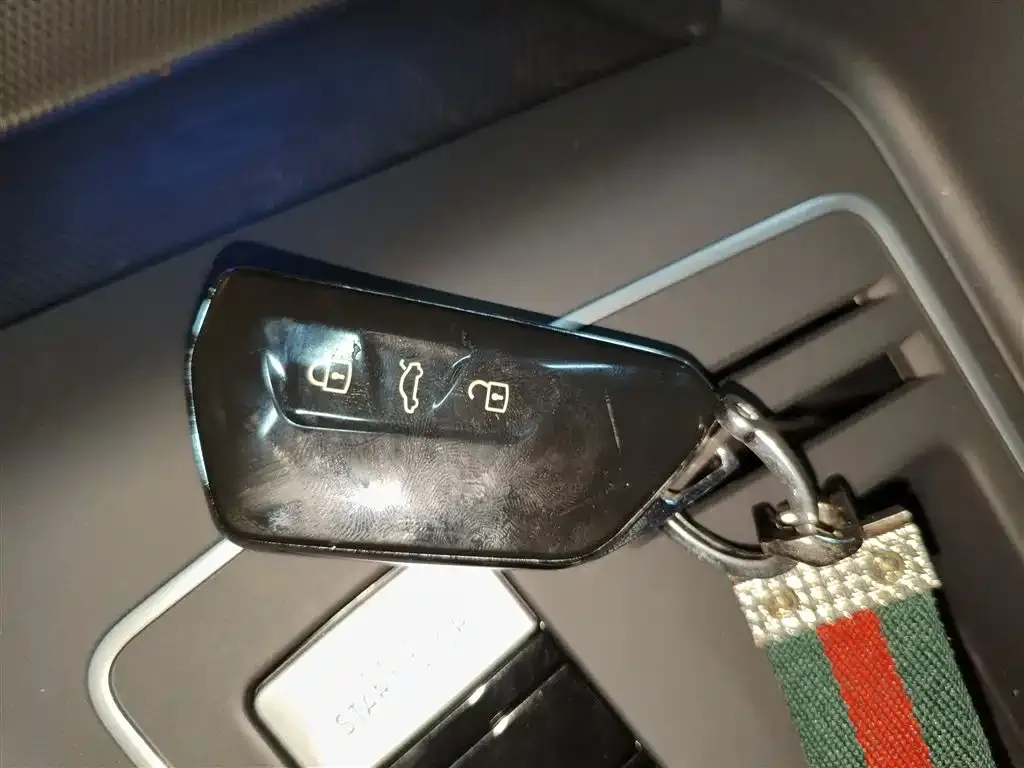Volkswagen Golf 2021 из CN, фото 2