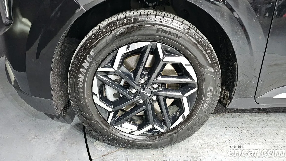 Kia Carnival — фото 10