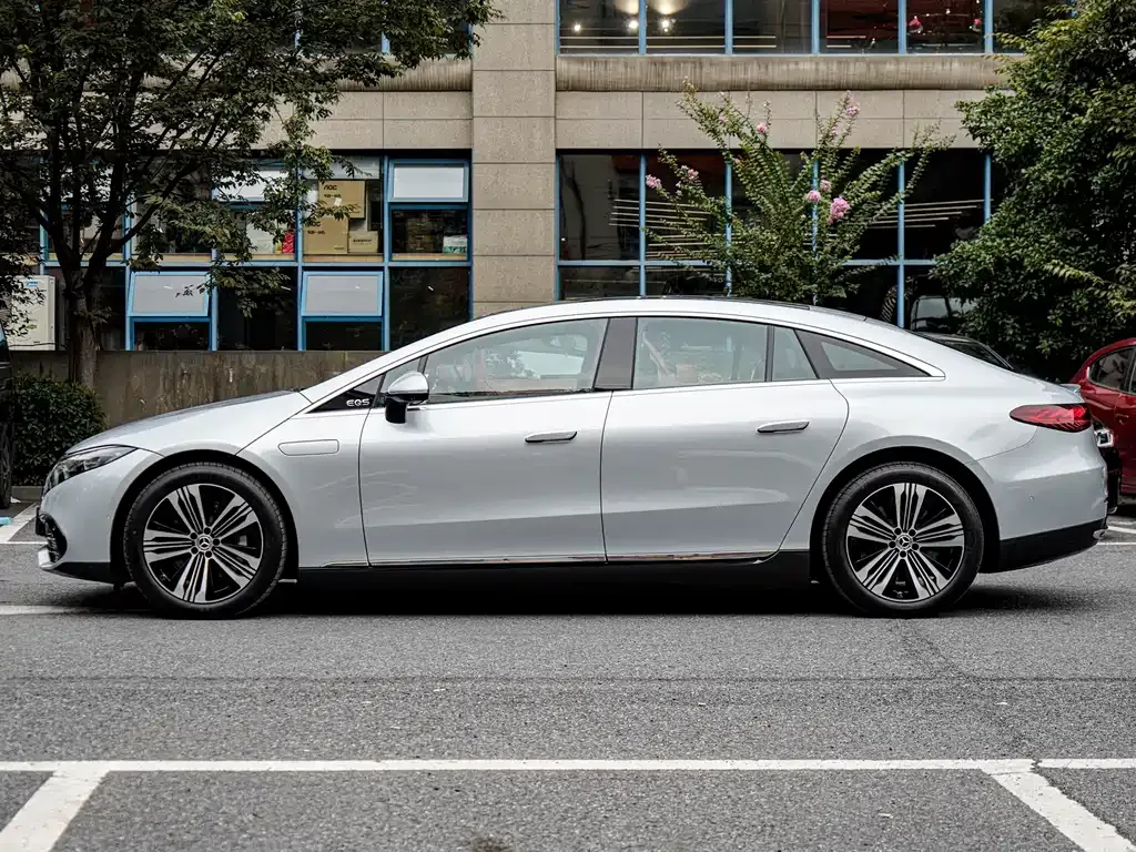Mercedes-Benz EQS 2024 из CN, фото 2