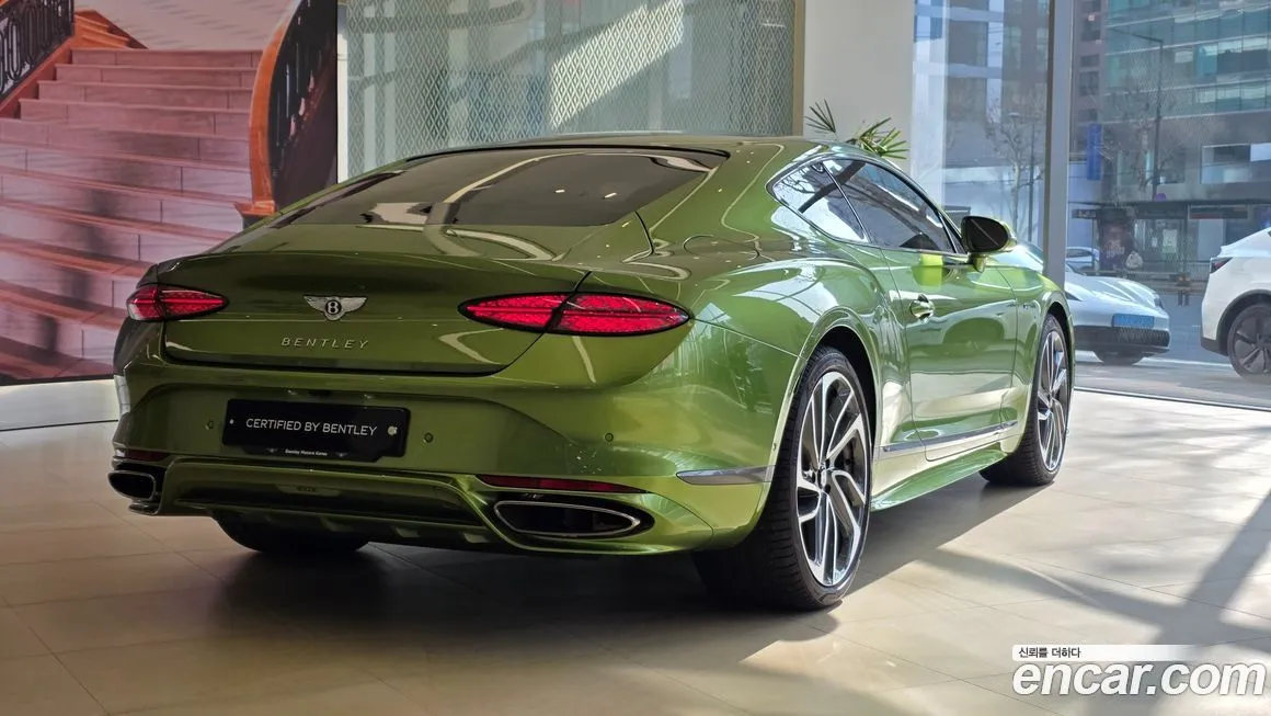 Bentley Continental 2025 из KR, фото 9