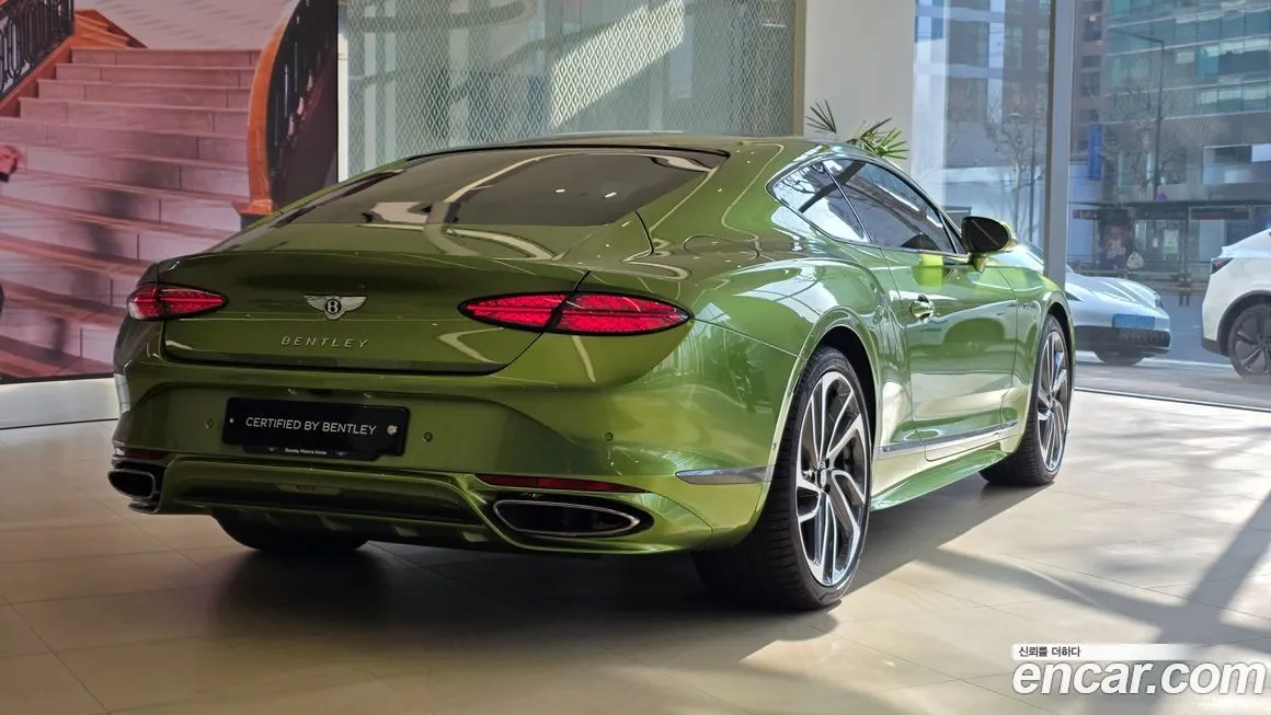 Bentley Continental 2025 из KR, фото 10