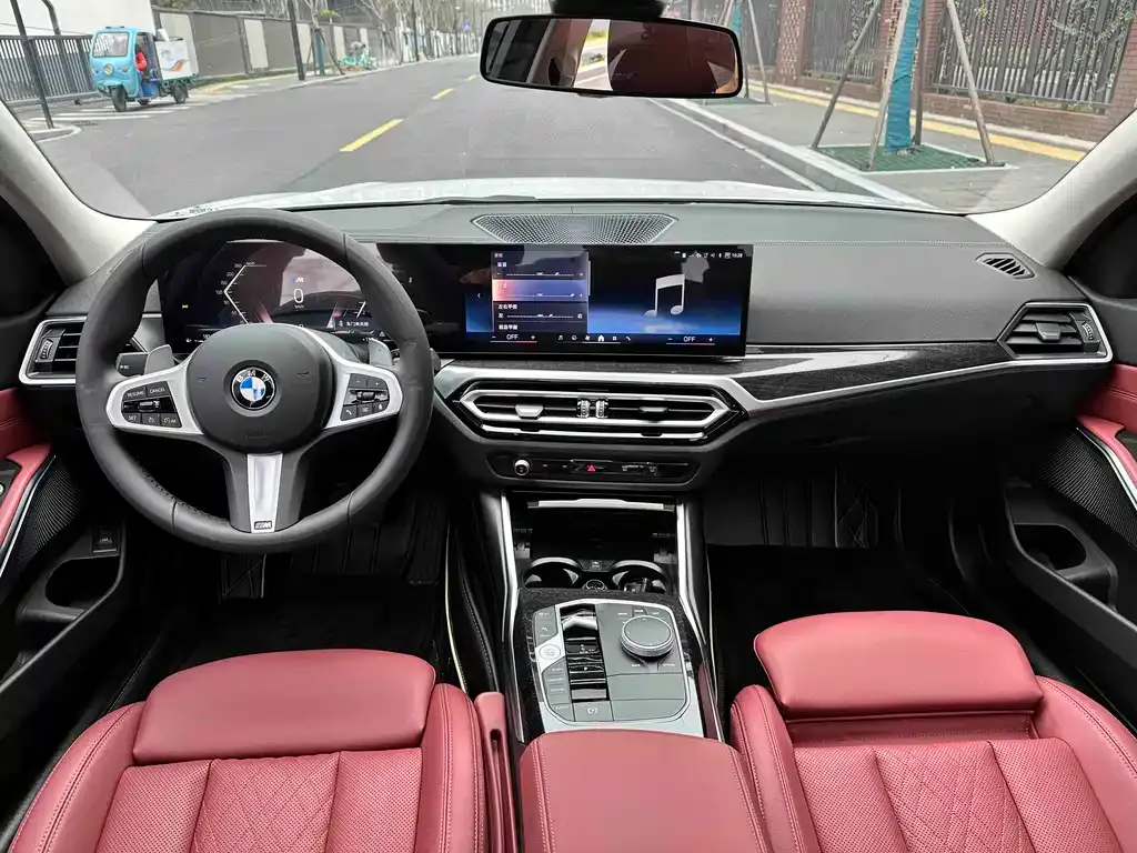 BMW 3 Series 2024 из CN, фото 9