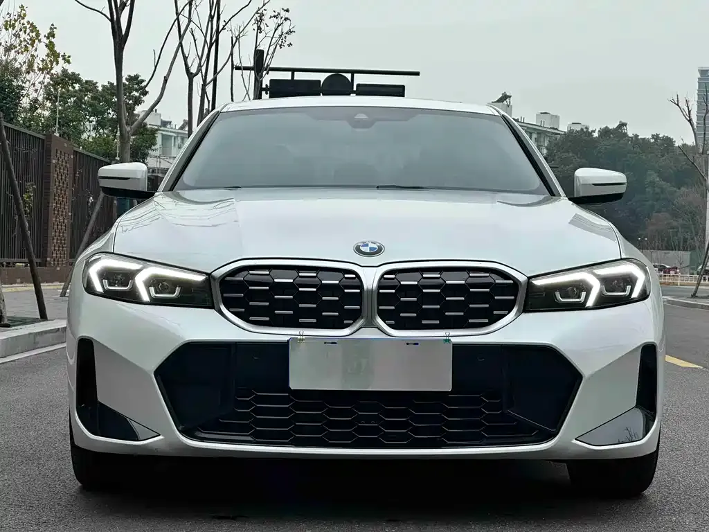 BMW 3 Series 2024 из CN, фото 2