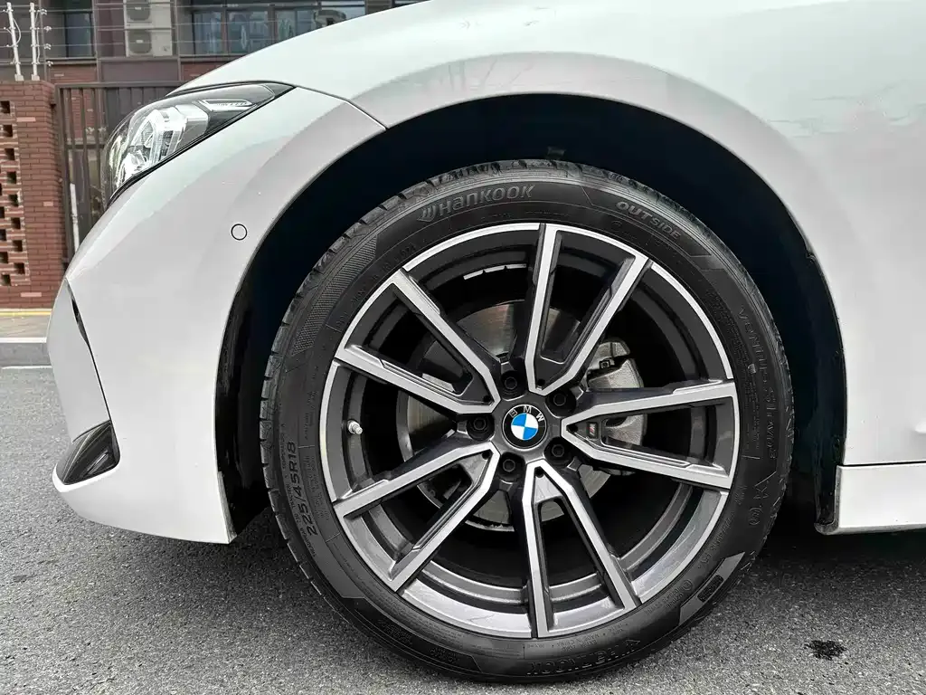 BMW 3 Series 2024 из CN, фото 6