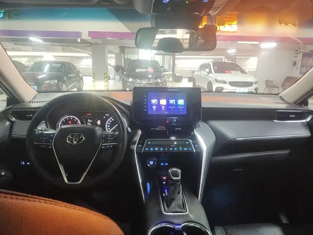 Toyota Harrier — фото 10
