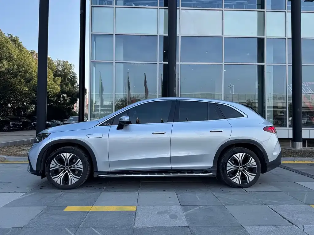 Mercedes-Benz EQE SUV 2023 из CN, фото 8
