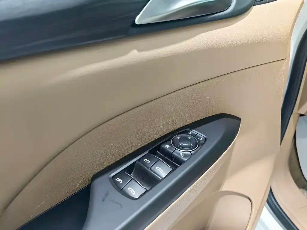 Buick GL8 2021 из CN, фото 3