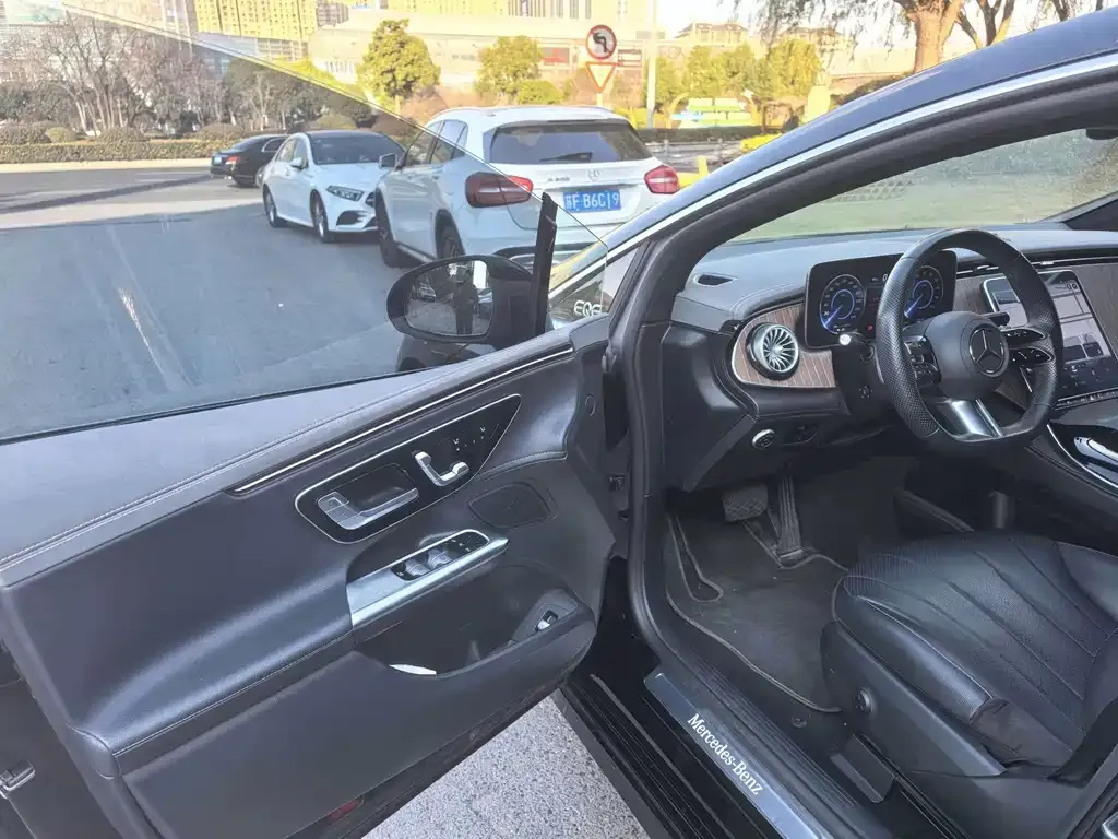 Mercedes-Benz EQE 2023 из CN, фото 2