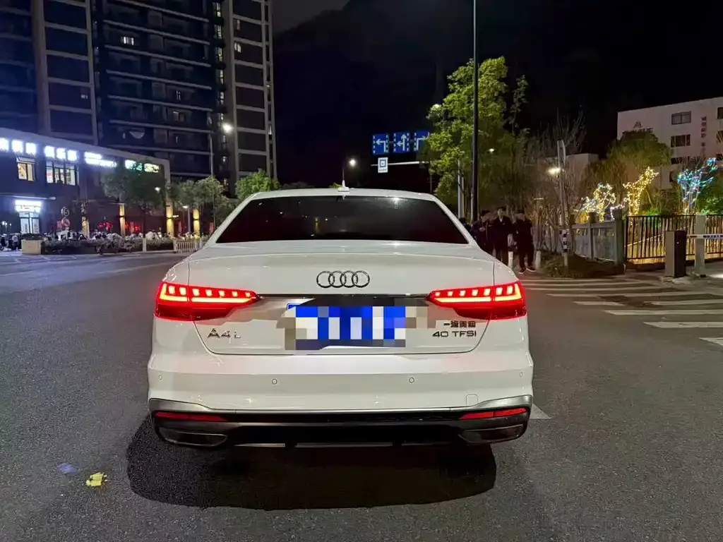 Audi A4L 2021 из CN, фото 4