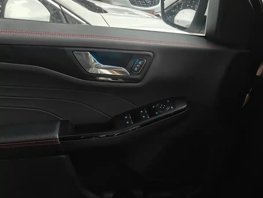 Ford Escape 2022 из CN, фото 4