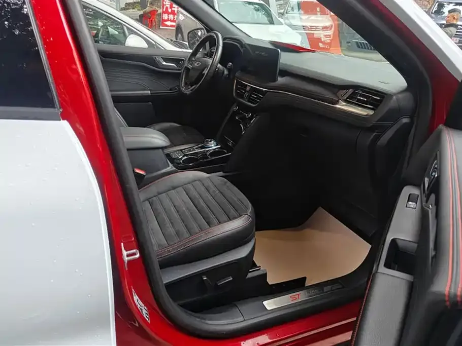 Ford Escape 2022 из CN, фото 6