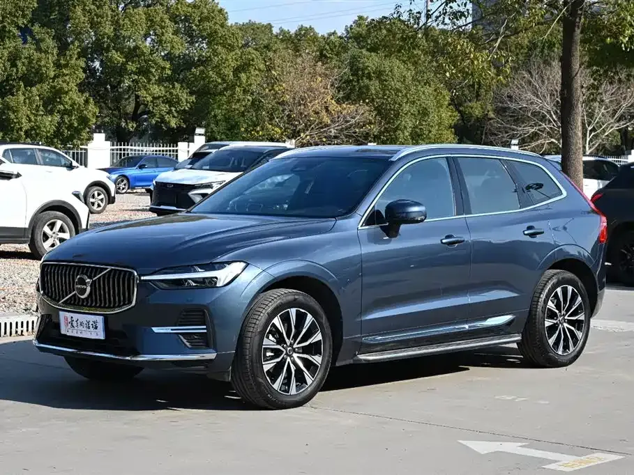 Volvo XC60 2023 из CN, фото 1