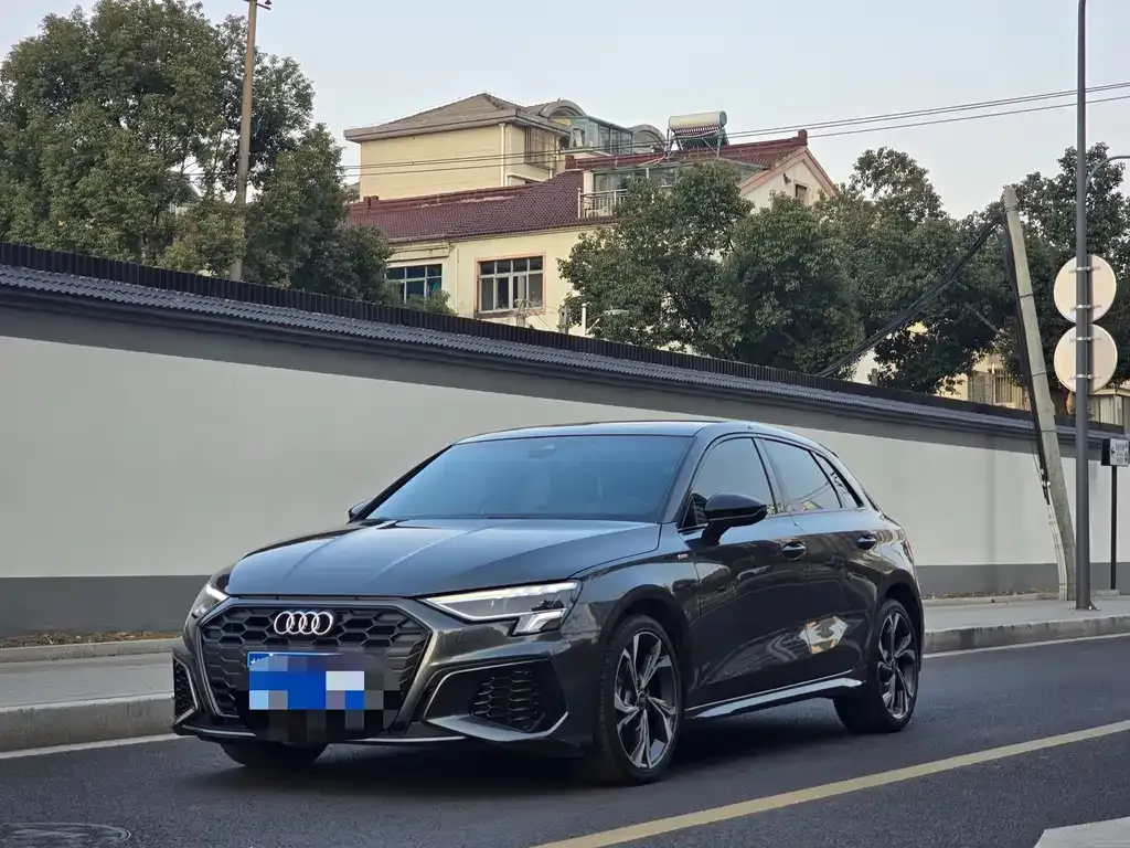 Audi A3 2023 из CN, фото 1